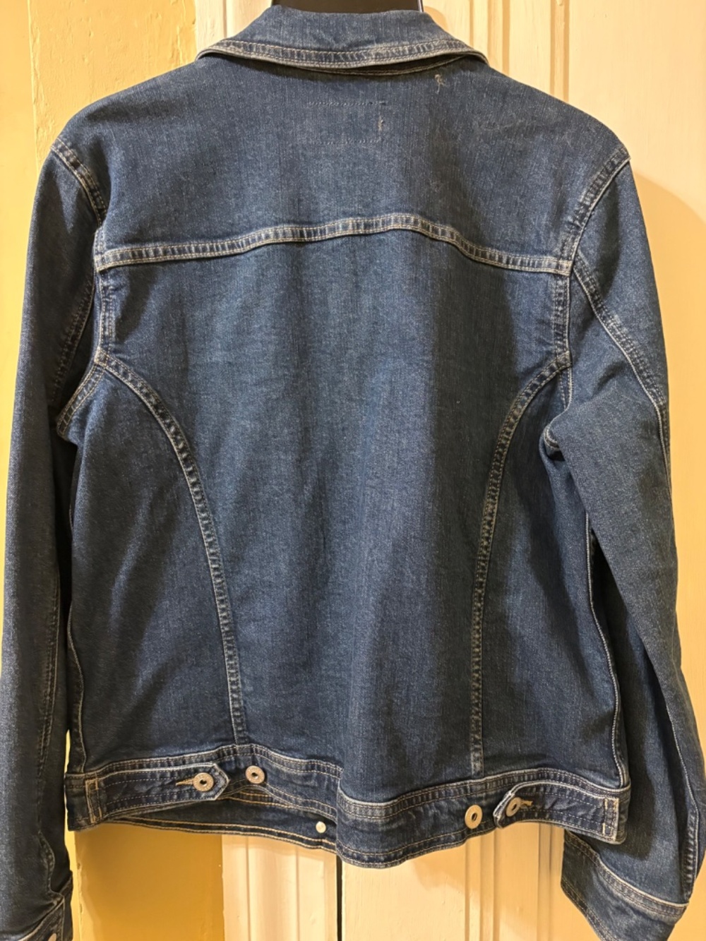 Jean jacket - Picture 2 of 3